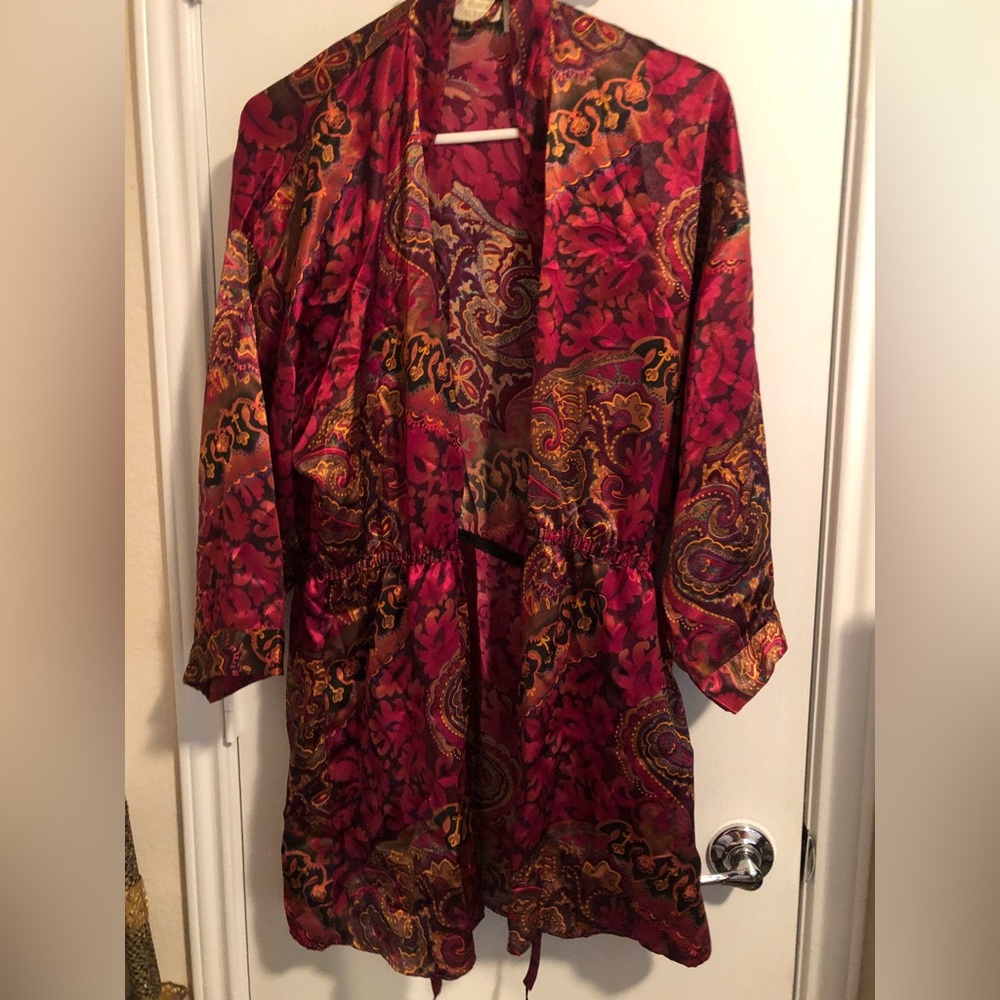 Vintage Victoria’s Secret Satin Robe Lingerie Paisley Print Red 90s
